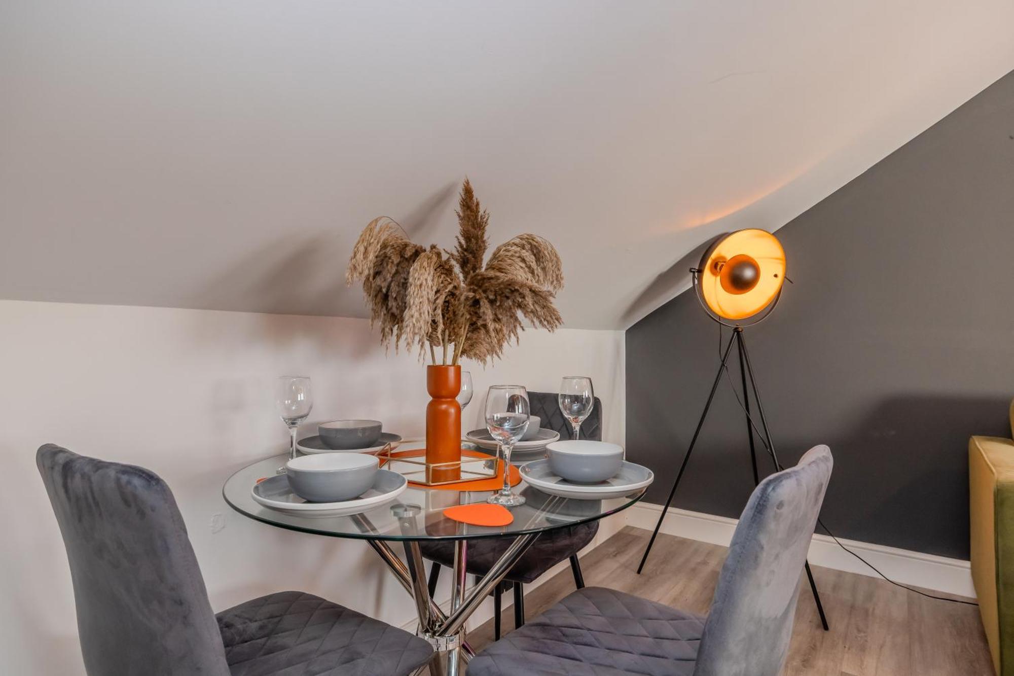 Luxe City Living L 2-Bedroom Flat With Free Parking Hove Exterior foto